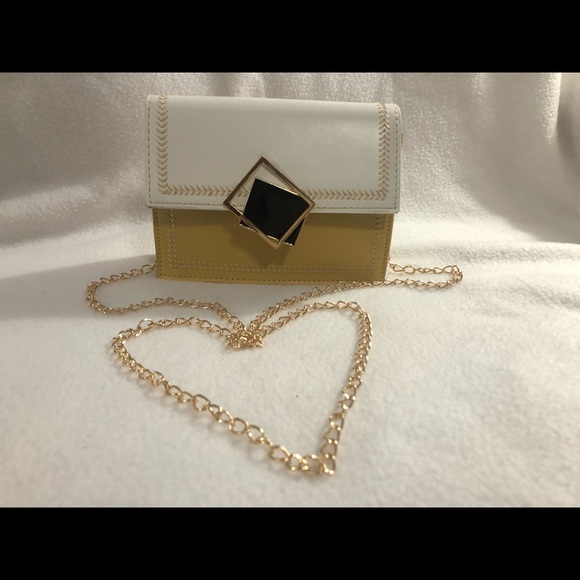 Cute mustard yellow crossbody - Picture 1 of 8